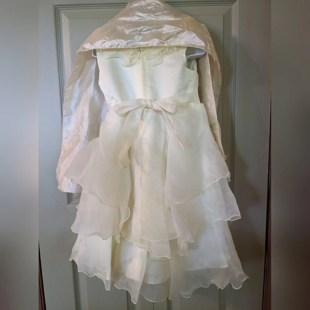 New with tags Classic Fashion Party Dress, T25